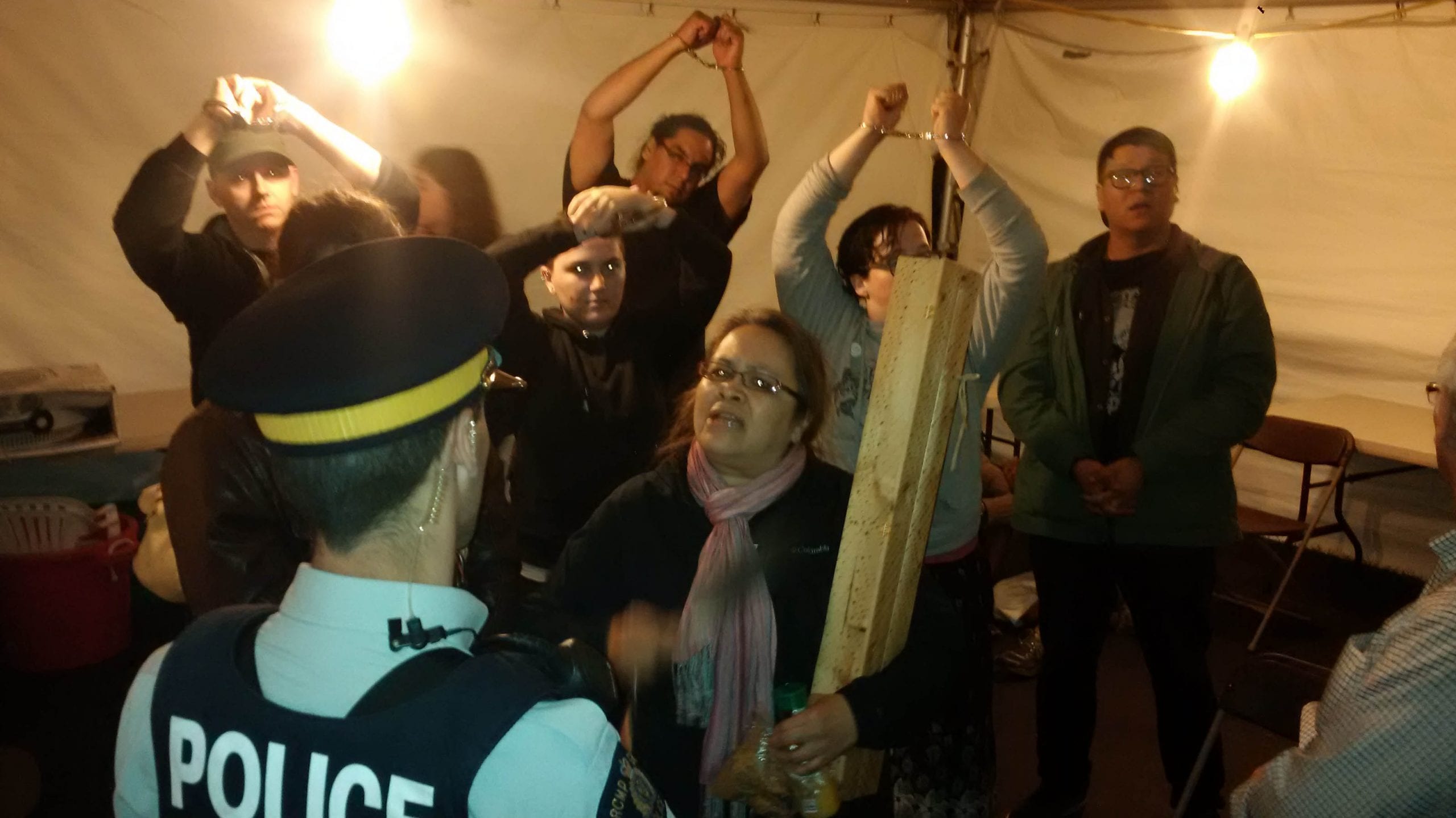 Prime Minister Trudeau visits Parliament Hill protest teepee