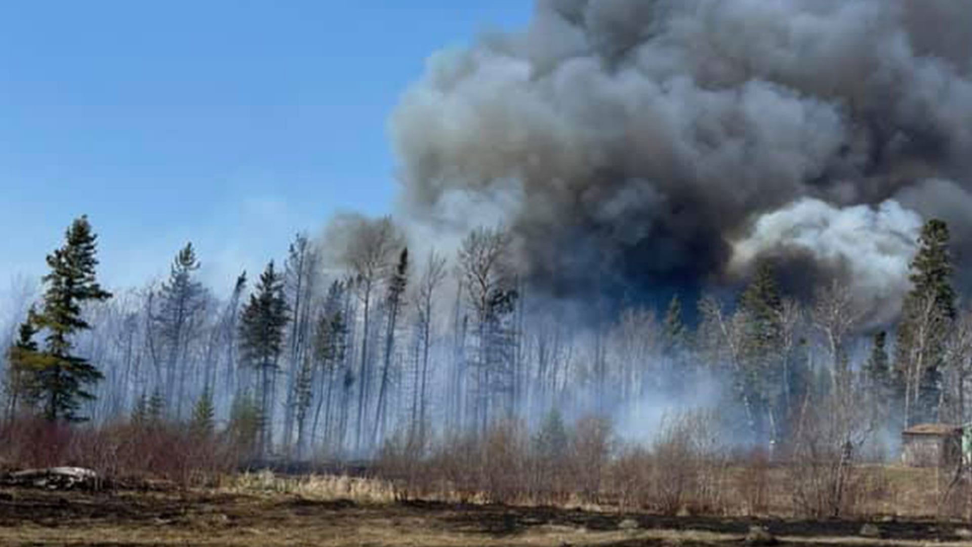 Wildfires claim 2 homes in Misipawistik Cree Nation in Manitoba